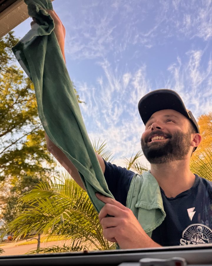 UpEngine client crew: window cleaning